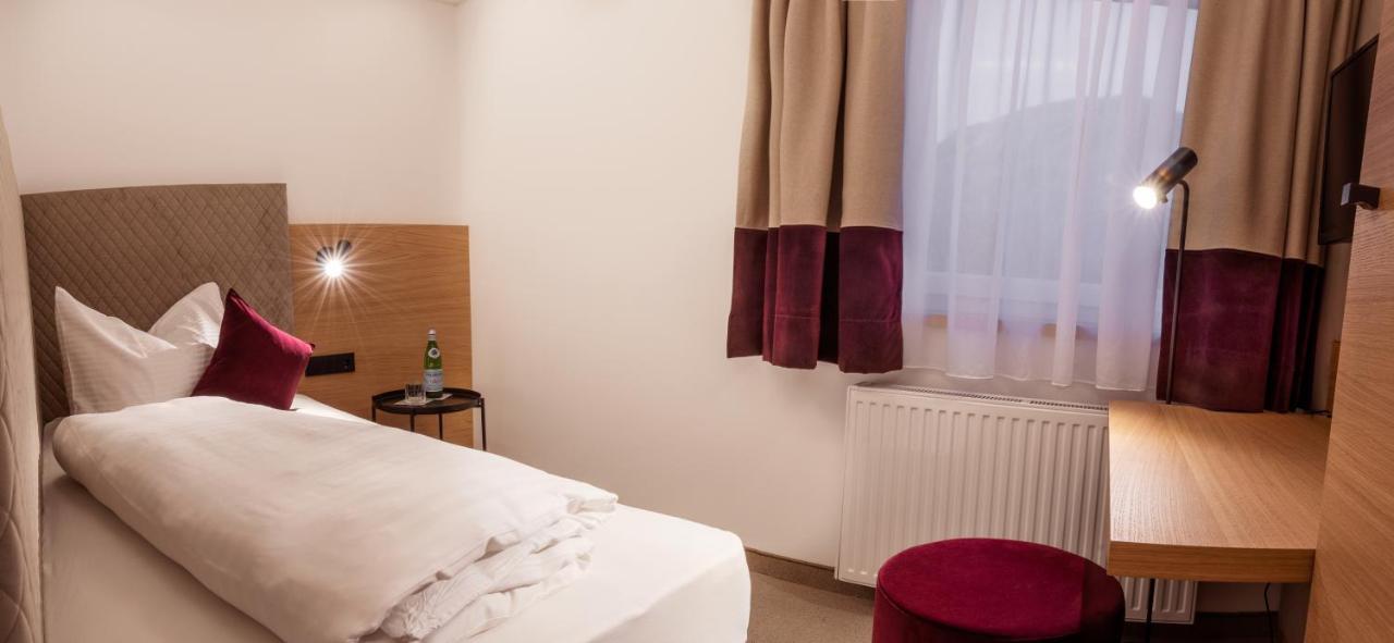Hotel Hennersberg Вергль Экстерьер фото